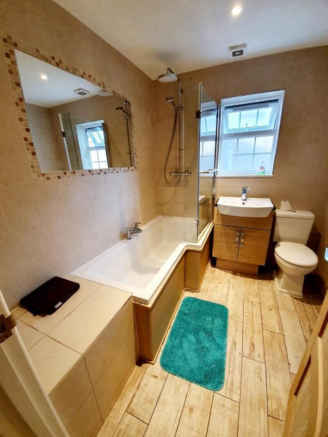 Beautiful 3 Bedroom House At The Sea Front - Amazing Location Southend-on-Sea Bagian luar foto